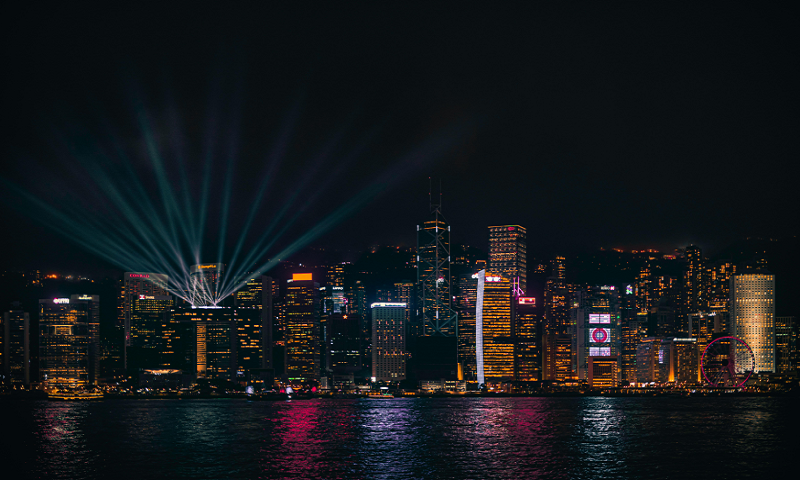 Edifícios ilumidados de Hong Kong.